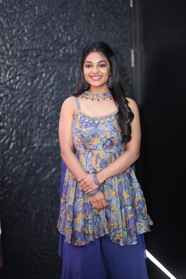 Actress Ivana at Single Movie Trailer Launch Photos 08
