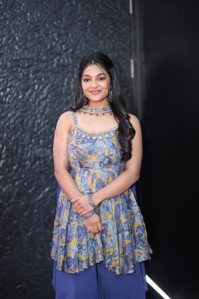 Actress Ivana at Single Movie Trailer Launch Photos 09