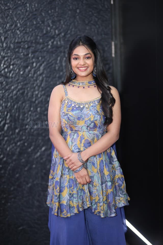 Actress Ivana at Single Movie Trailer Launch Photos 10