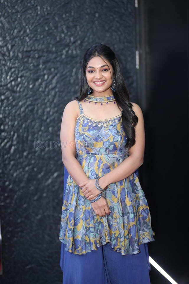 Actress Ivana at Single Movie Trailer Launch Photos 11
