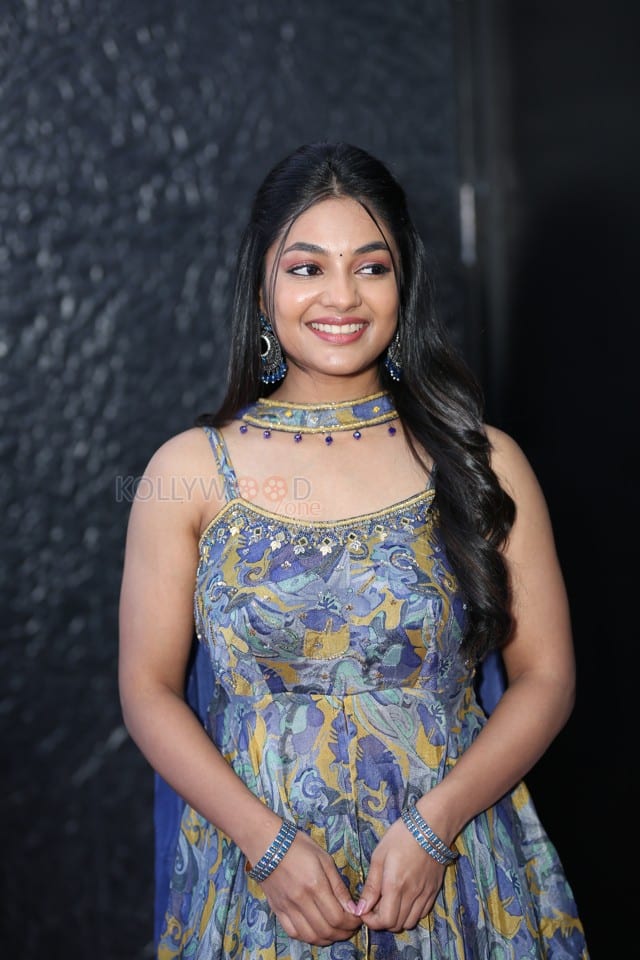 Actress Ivana at Single Movie Trailer Launch Photos 15