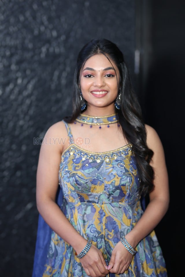 Actress Ivana at Single Movie Trailer Launch Photos 21