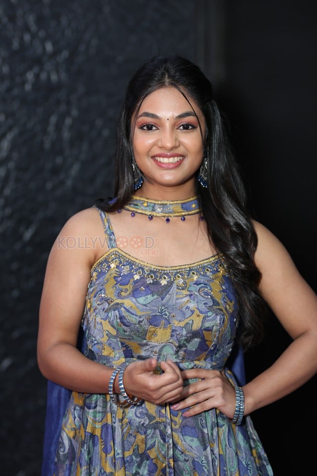 Actress Ivana at Single Movie Trailer Launch Photos 26