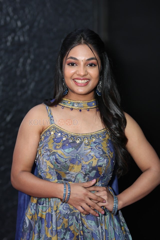 Actress Ivana at Single Movie Trailer Launch Photos 27