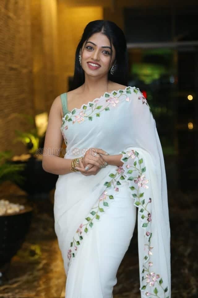 Telugu Actress Navya Swamy at Butta Bomma Movie Trailer Launch Photos 22