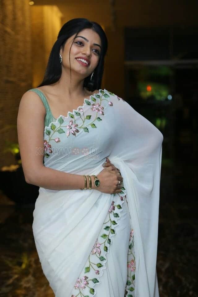 Telugu Actress Navya Swamy at Butta Bomma Movie Trailer Launch Photos 29