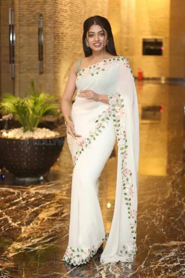 Telugu Actress Navya Swamy at Butta Bomma Movie Trailer Launch Photos 47