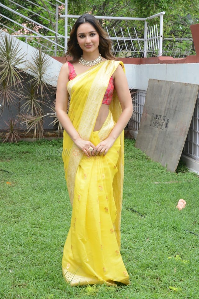 Actress Akanksha Sharma at Laila Movie Launch Pictures 19