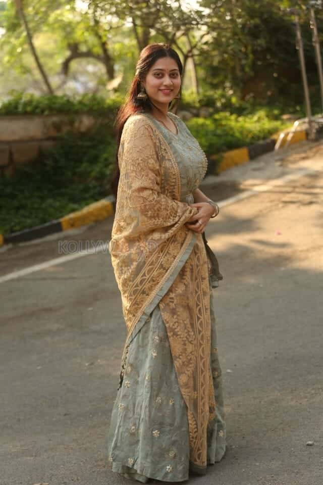 Actress Avyuktha at Gaangeaya Movie Opening Photos 14