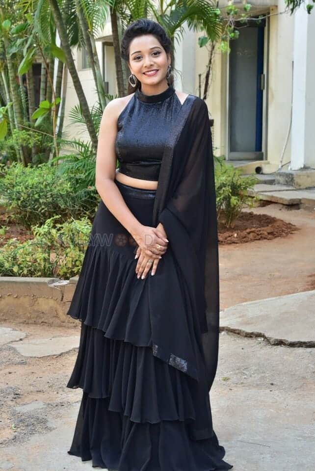 Actress Yamini Bandaru at Narayana Co Teaser Launch Pictures 11