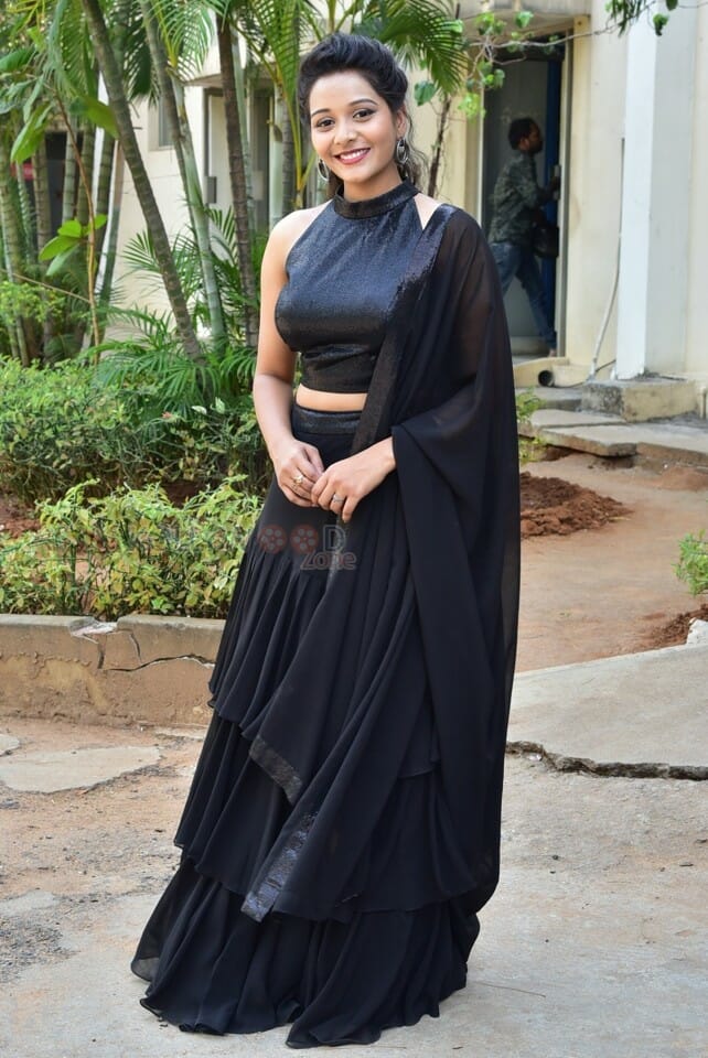 Actress Yamini Bandaru at Narayana Co Teaser Launch Pictures 12