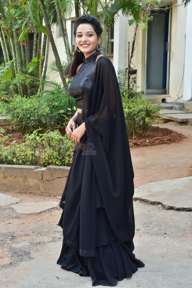 Actress Yamini Bandaru at Narayana Co Teaser Launch Pictures 13