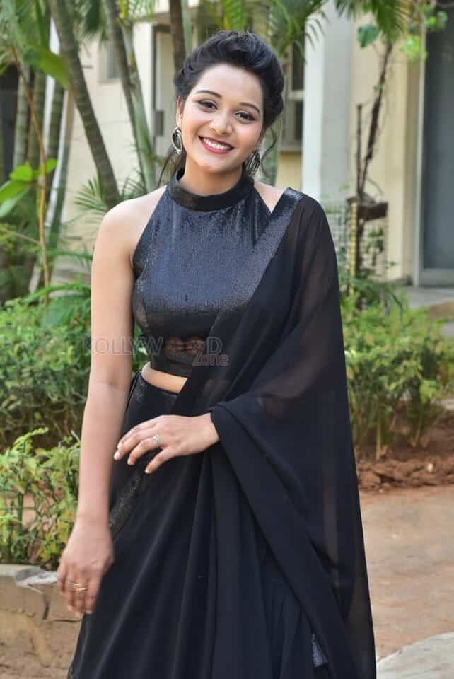 Actress Yamini Bandaru at Narayana Co Teaser Launch Pictures 17