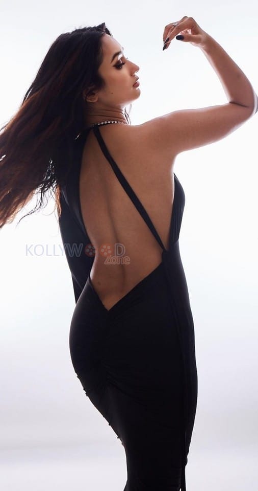 Hot Akansha Sharma Seductive Photos 03