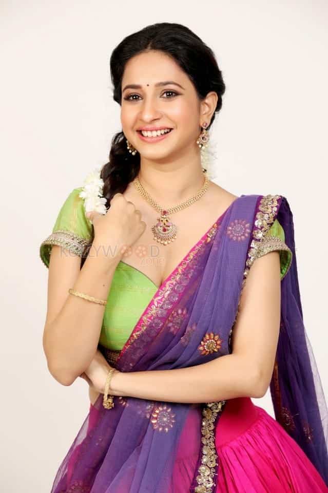 Actress Manvita Kamath Photoshoot Pictures 19