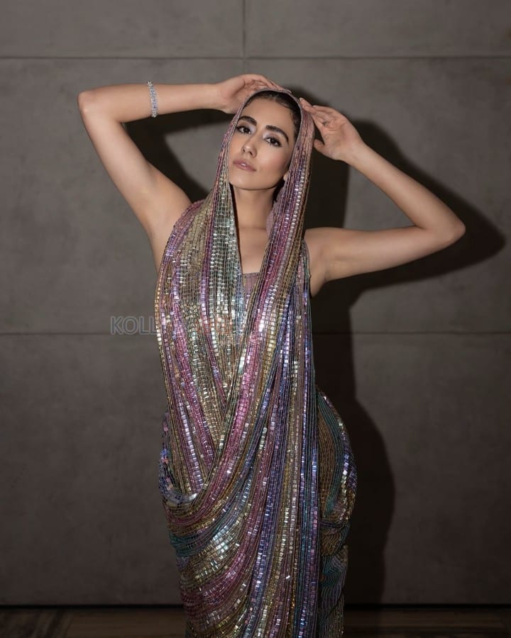 Dazzling Jonita Gandhi at Juno Awards Photos 02