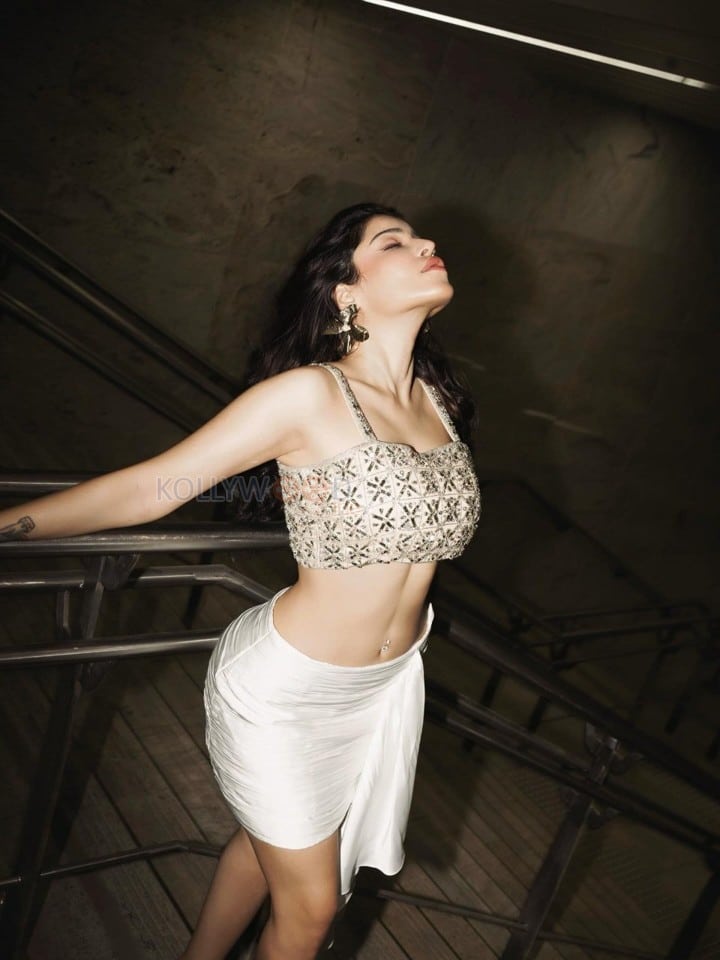 Glamorous Edin Rose in a Designer Printed Blouse with a White Mini Skirt Photos 06