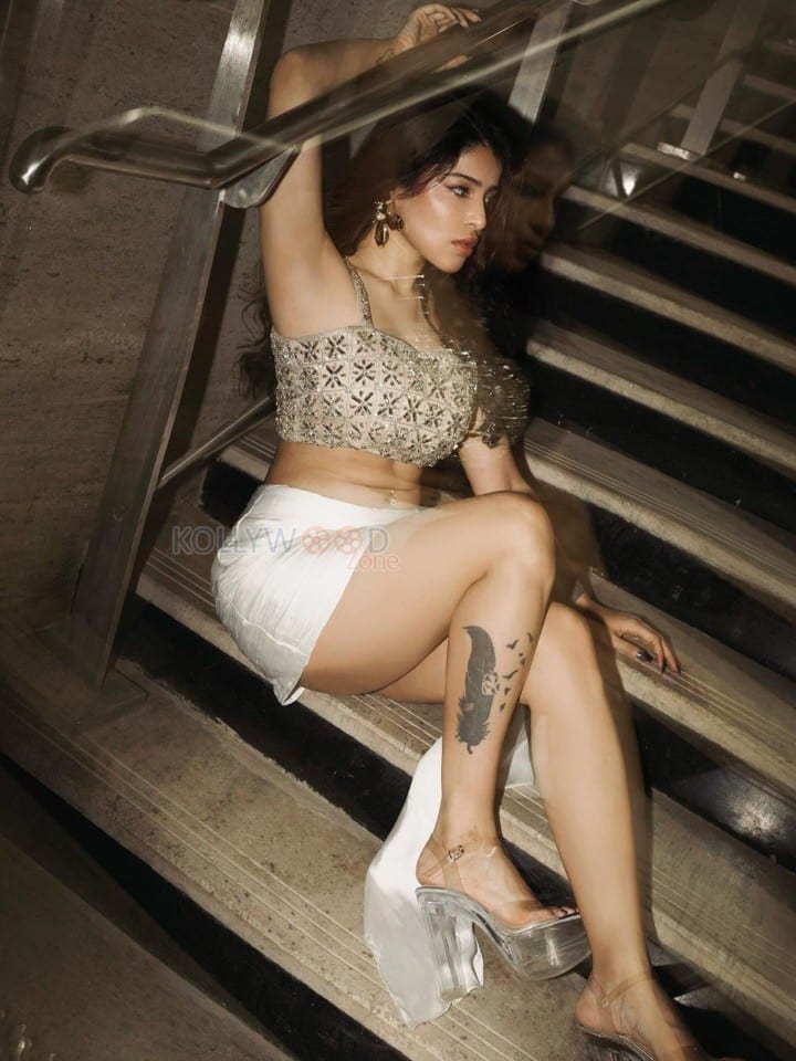 Glamorous Edin Rose in a Designer Printed Blouse with a White Mini Skirt Photos 09