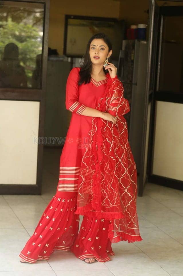 Heroine Megha Chowdhury Interview Photos 39