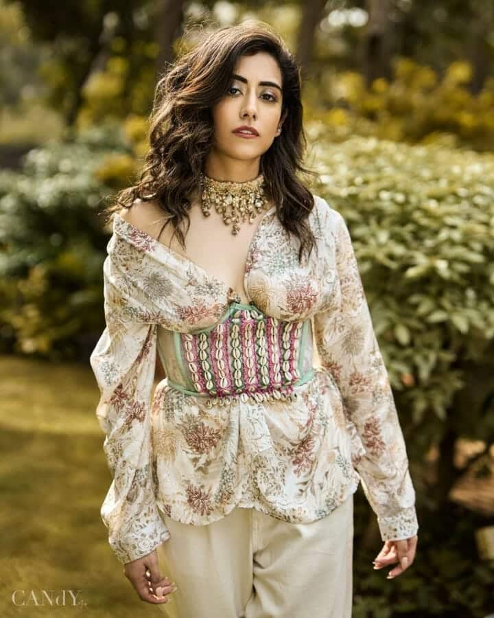 Jonita Gandhi Candy Photo 01