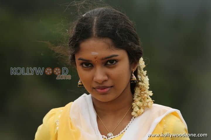 Kangaroo Heroine Sripriyanka Photos 02