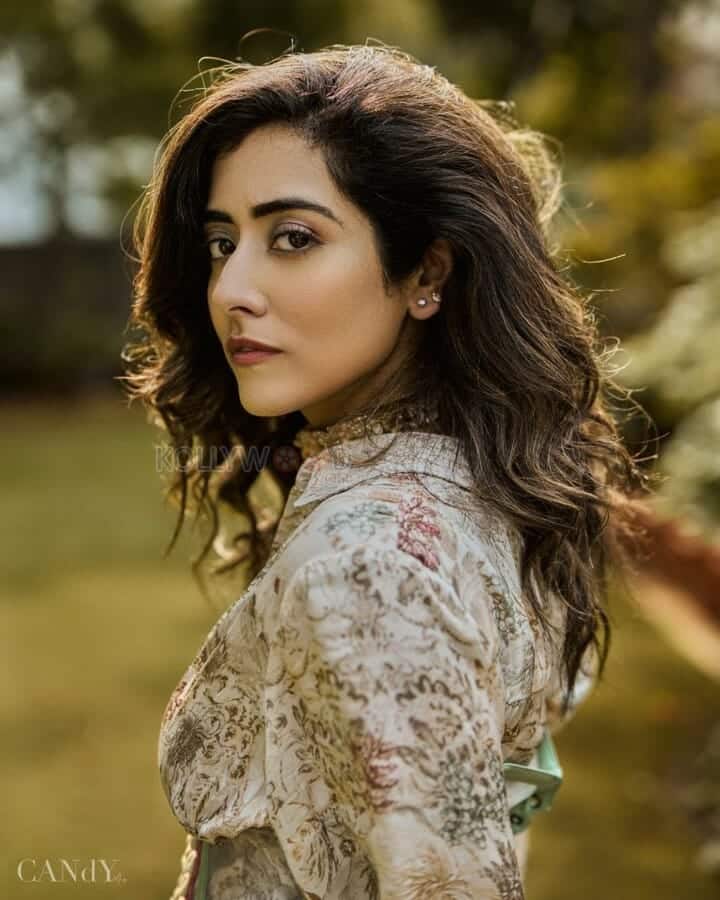 Walking Talking Strawberry Icecream Heroine Jonita Gandhi Photos 02