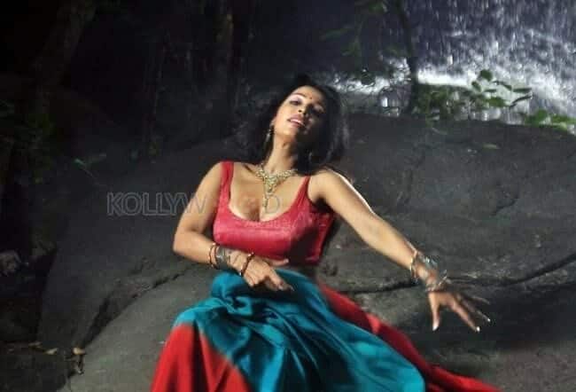 Actress Mayuri Sexy Pictures 02