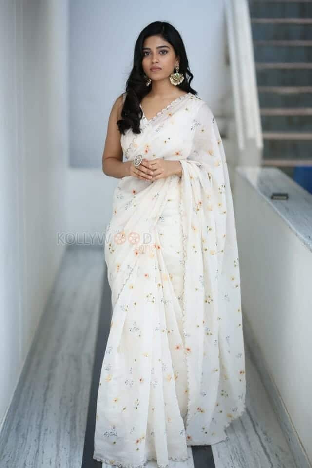 Actress Mohana Sree at Satthi Gaani Rendu Yekaralu Trailer Launch Pictures 06