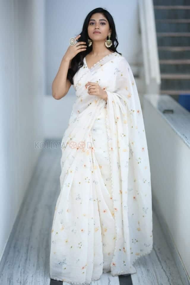 Actress Mohana Sree at Satthi Gaani Rendu Yekaralu Trailer Launch Pictures 10