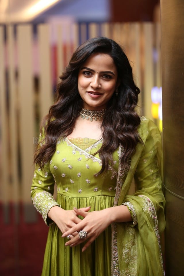 Actress Vaishnavi Chaitanya at Jack Movie Kiss Song Launch Event Photos 03
