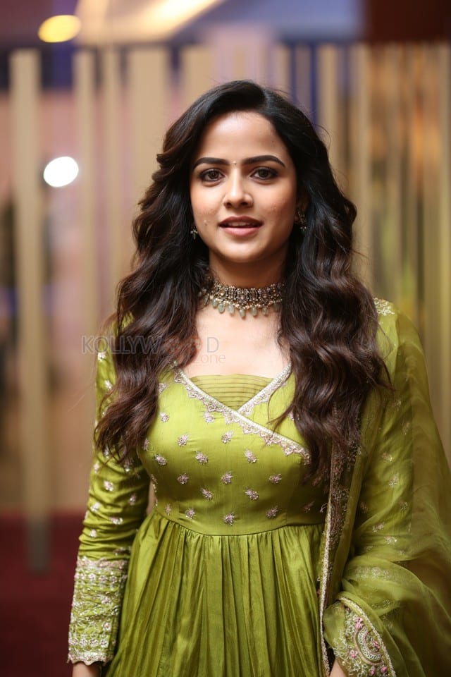 Actress Vaishnavi Chaitanya at Jack Movie Kiss Song Launch Event Photos 10