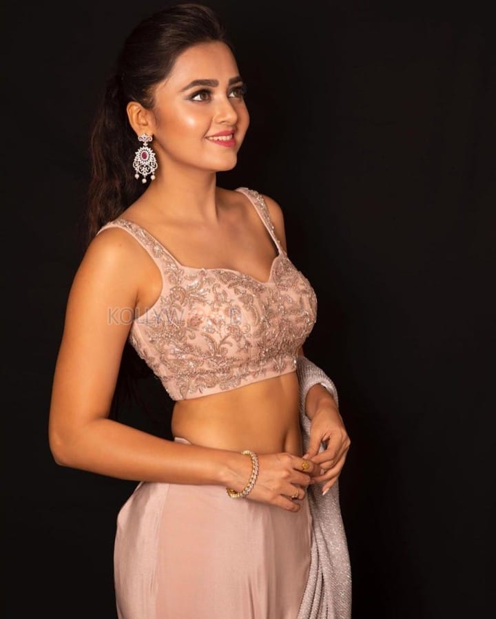 Hot and Beautiful Tejasswi Prakash in a Beige Lehenga Choli Photos 02