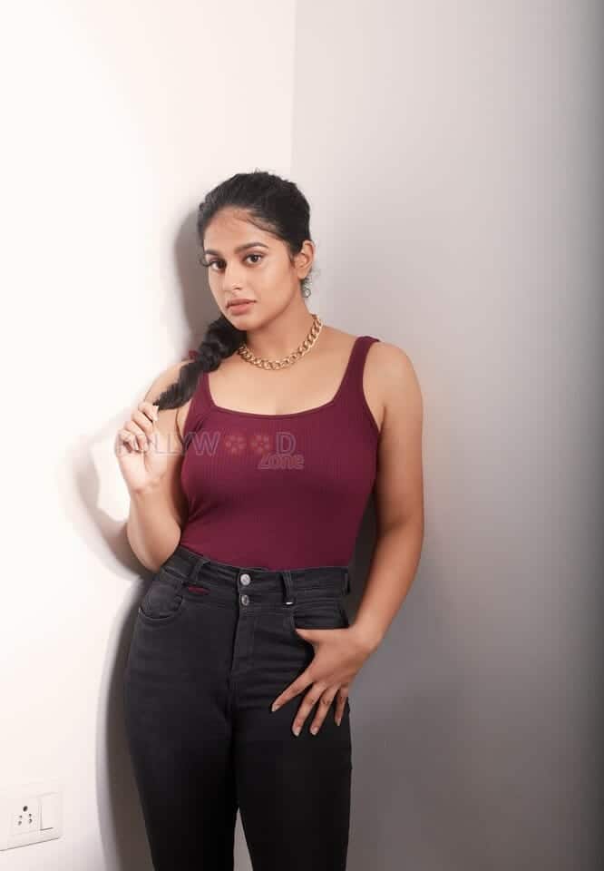 Malayalam Actress Nayanthara Chakravarthy Photoshoot Stills 01