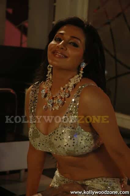 Mayuri Hot Cleavage Pictures 28