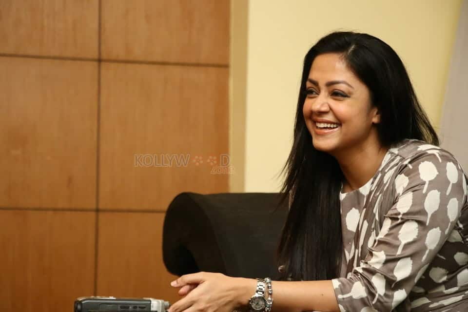 Thambi Movie Actress Jyothika Photos 02