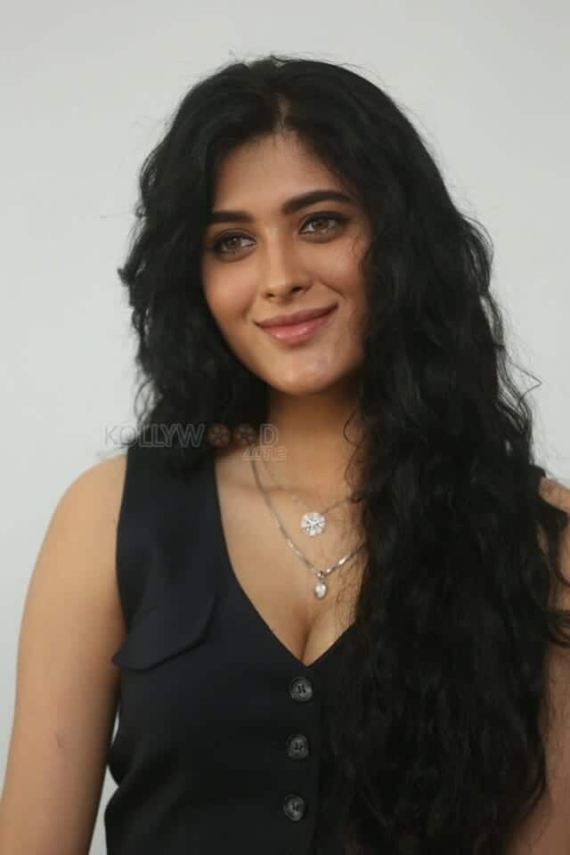 Actress Geethika Tiwary at Ahimsa Interview Photos 23