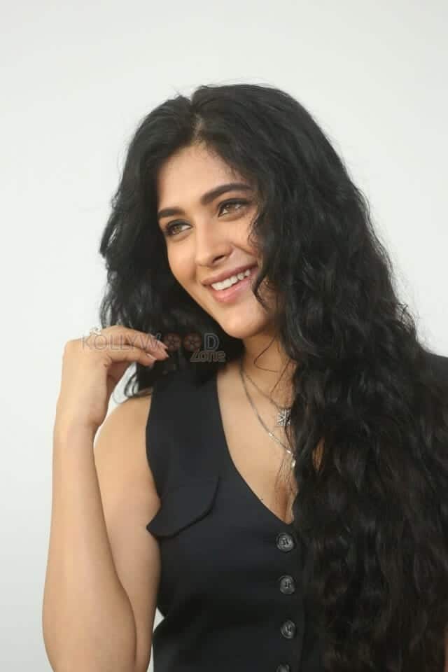 Actress Geethika Tiwary at Ahimsa Interview Photos 24