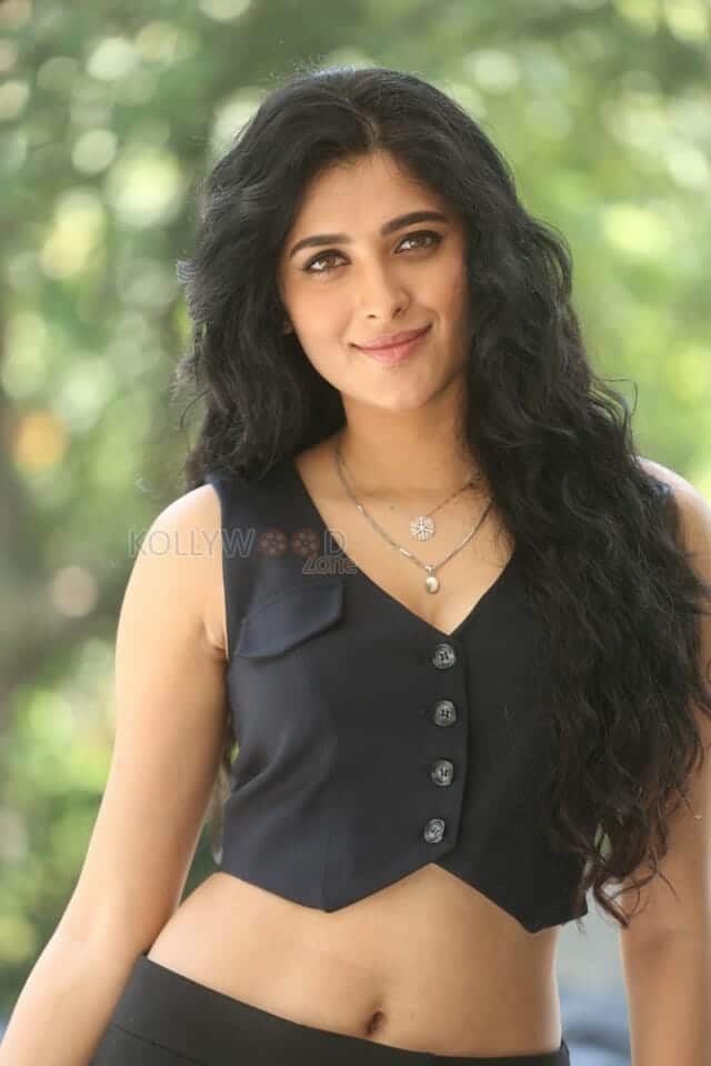 Actress Geethika Tiwary at Ahimsa Interview Photos 26