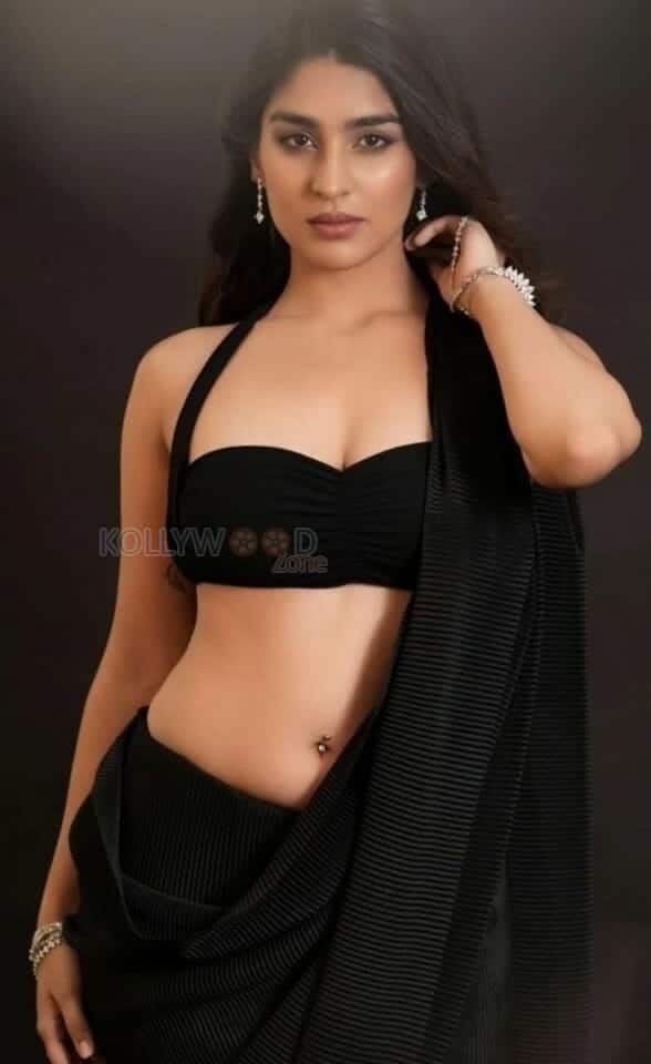Stunning Yukti Thareja in Black Saree Photos 01
