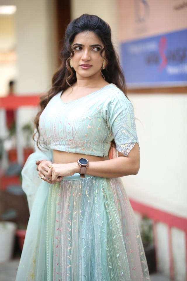 Actress Aayushi Patell at Kaliyugam Pattanamlo Interview Pictures 08