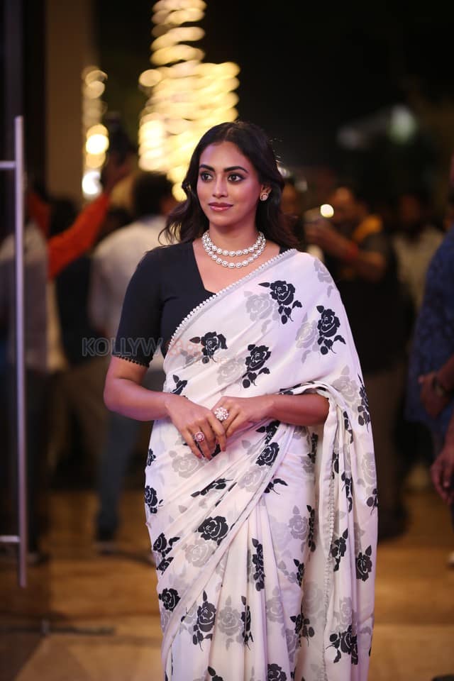 Actress Kamakshi Bhaskarla at 12A Railway Colony Pre release Event Pictures 06