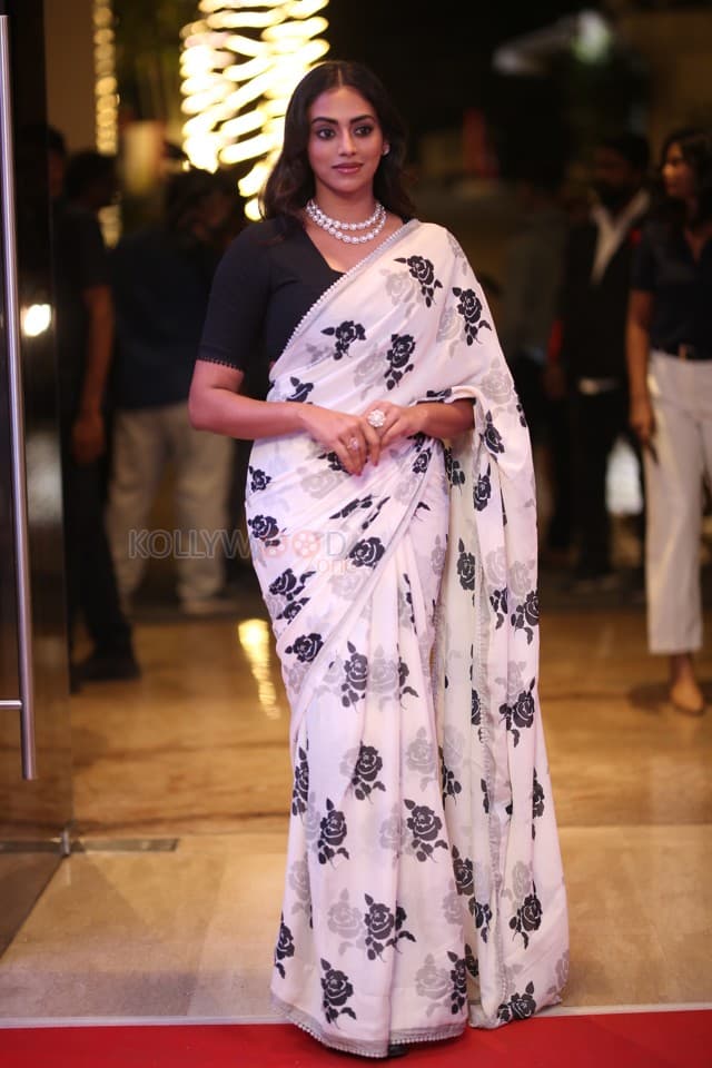 Actress Kamakshi Bhaskarla at 12A Railway Colony Pre release Event Pictures 11