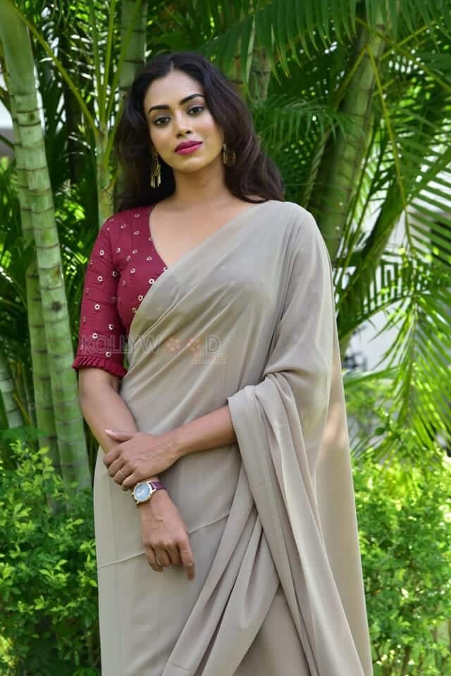 Actress Kamakshi Bhaskarla at Polimera 2 Teaser Launch Photos 08