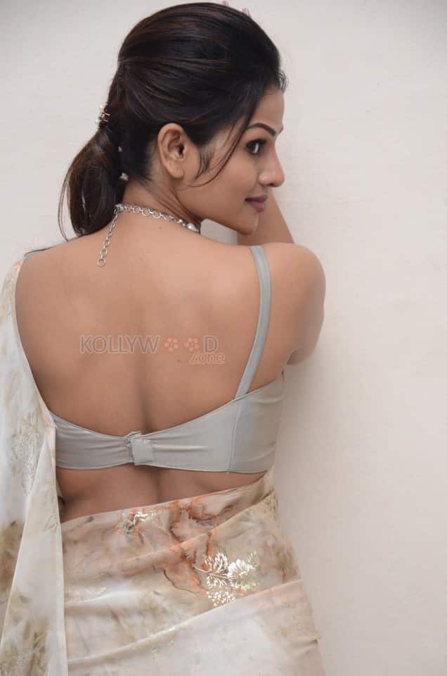 Actress Leesha Eclairs at Priyamaina Priya Audio Launch Pictures 02