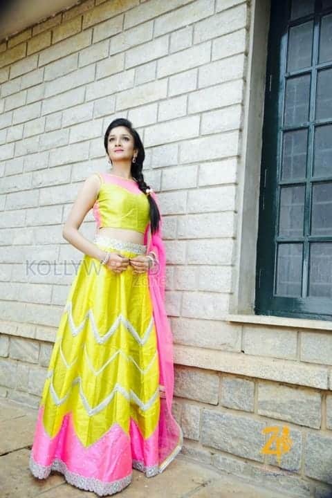 Actress Surabhi Santosh Photoshoot Pictures 09