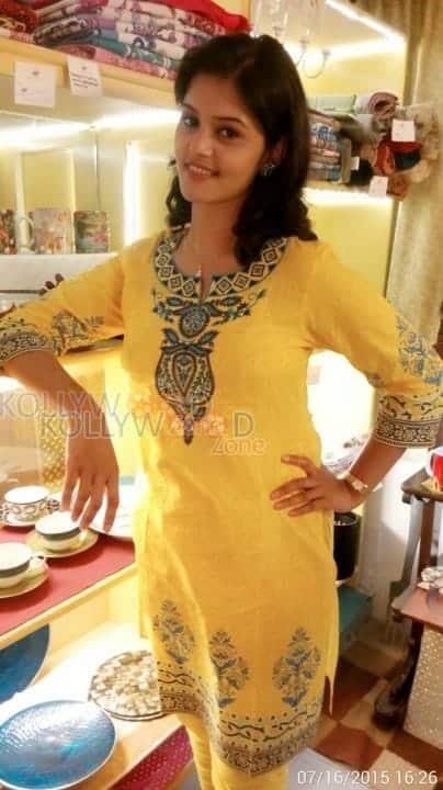 Actress Swathishta Krishnan Photos 19