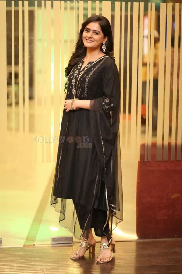 Actress Tanvi Negi at Siddharth Roy Teaser Launch Photos 09