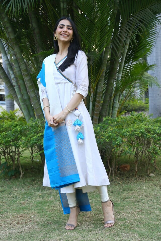 Actress Tina Shilparaj at Writer Padmabhushan Movie Thanks Meet Pictures 29