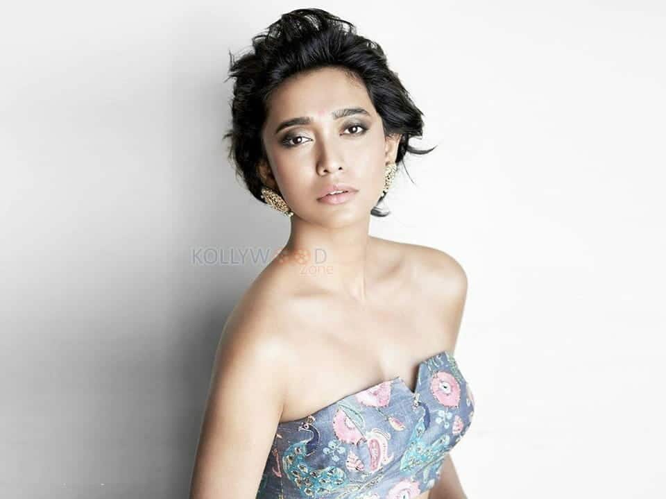 Bollywood Actress Sayani Gupta Photos 01
