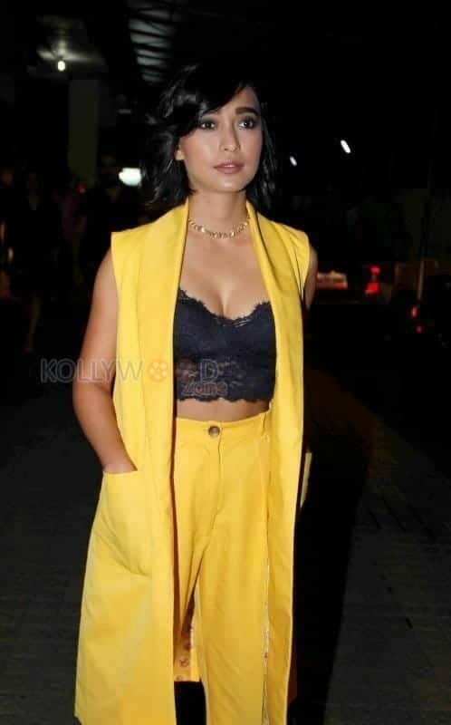 Bollywood Actress Sayani Gupta Photos 08